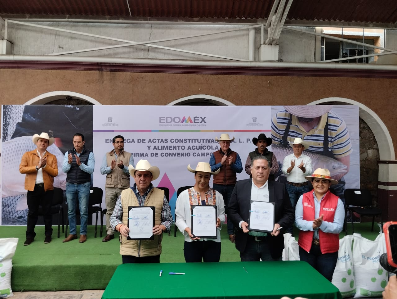 Firma de Convenio de Colaboración entre el Municipio de Coatepec