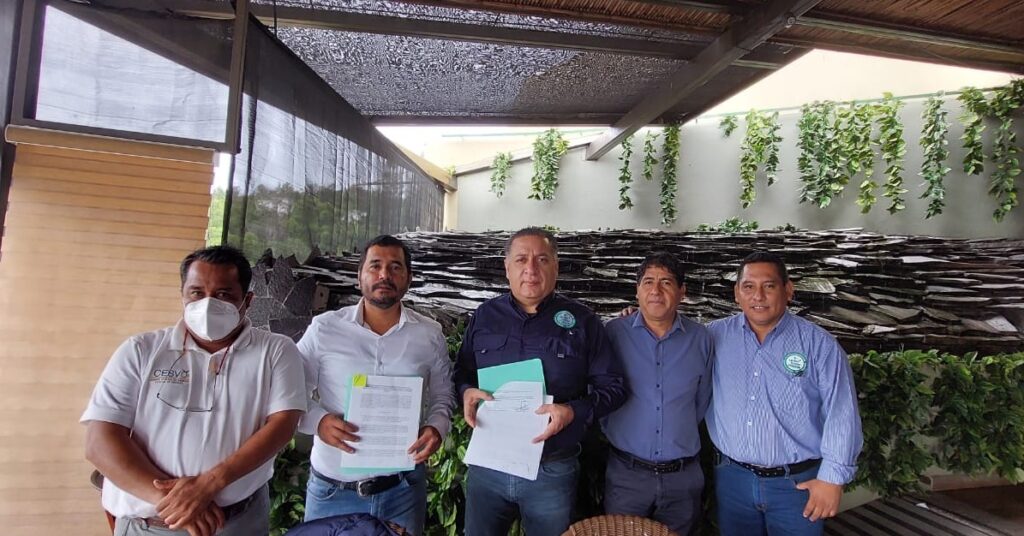 Firma de convenio de colaboración CESVO – AMOCALI